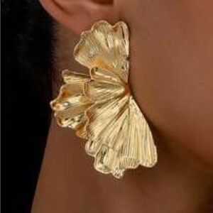 Elegant Gold Leaf Earrings